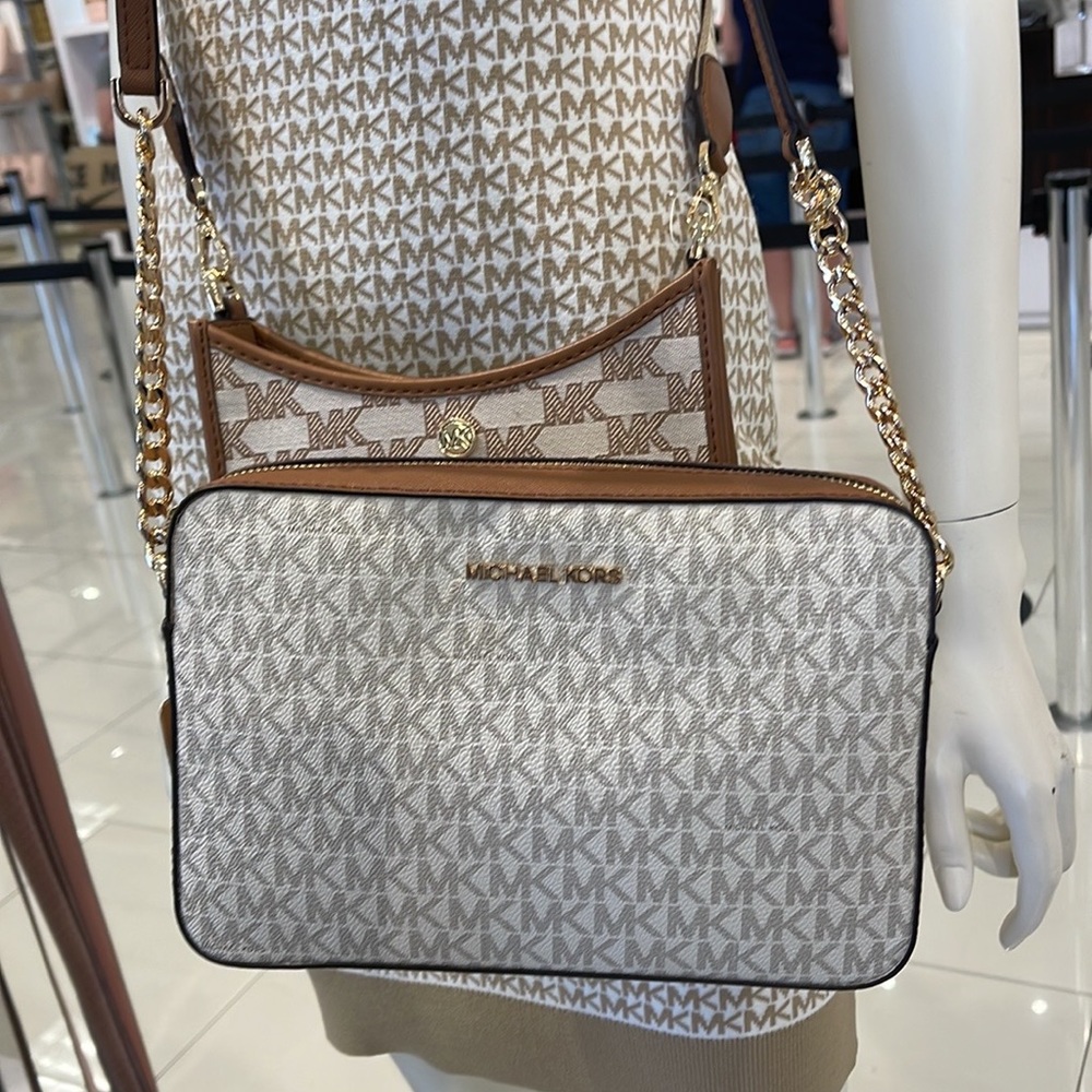 Michael Kors Jet Set Item Large East West Zip Crossbody Vanilla - Picture 16 of 16